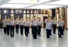 17-Perwira-Tinggi-Polri-Naik-Pangkat,-Satu-Diantaranya-Raih-Bintang-Tiga