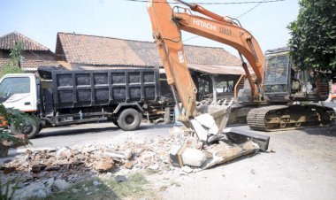 Berdiri-di-Fasum,-4-Tugu-Silat-di-Purworejo-Sukarela-Ditertibkan,-Kapolres-Madiun-Beri-Apresiasi