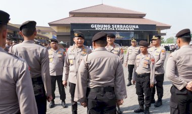 Kakor-Sabhara-Baharkam-Polri-Cek-Kesiapan-Personel-Ops-Mantap-Brata-di-Polresta-Sidoarjo