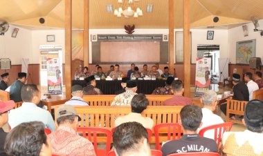 Jum'at-Curhat-di-Sawoo-Kapolres-Ponorogo-Minta-Warga-Waspadai-Berita-Hoaks-yang-Picu-Perpecahan