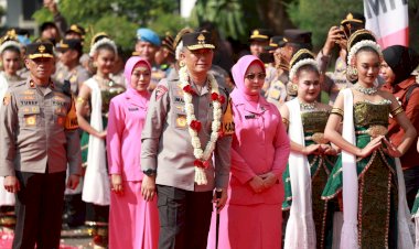 Tari-Reog-dan-Beskalan-Sambut-Irjen-Pol-Imam-Sugianto-Sebagai-Kapolda-Jatim-yang-Baru