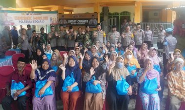 Polresta-Sidoarjo-Jumat-Curhat-di-Desa-Jeruk-Legi-Balongbendo