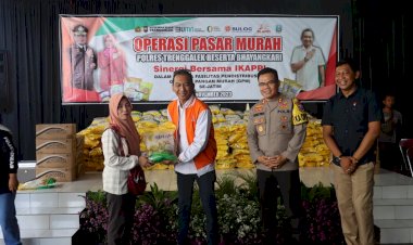 Polres-Trenggalek-Bersama-IKAPPI-Gelar-Operasi-Pasar-Pangan-Murah