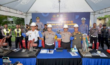 Akhir-Tahun-2023-Polrestabes-Surabaya-Musnahkan-Ribuan-Knalpot-Brong