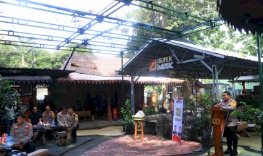 Cooling-System-Polres-Ngawi-Dialog-Bersama-Warga-di-Jumat-Curhat