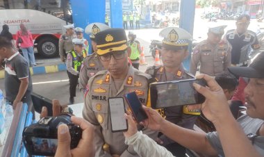 Operasi-Ketupat-Semeru-2024-Polres-Situbondo-Gelar-Tes-Urine-Sopir-Angkutan-Umum-Secara-Berkala