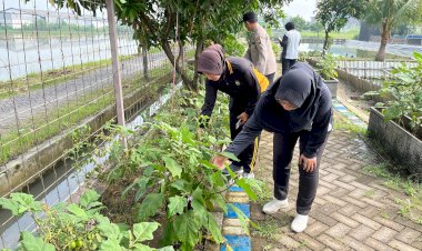 Aksi-Nyata-Polsek-Krian-bersama-Pemdes-dan-Masyarakat-Sukseskan-Ketahanan-Pangan-di-Lahan-Bumdes