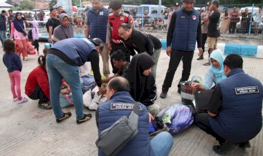 Polda-Jatim-Bersama-Polres-Sumenep-Gelar-Razia-Gabungan-di-Pelabuhan-Kalianget,-Cegah-Peredaran-Narkoba-Antar-Pulau