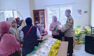 Polresta-Malang-Kota-Kembali-Gelontorkan-22-Ton-Beras-Murah-Warga-Senyum-Sumringah