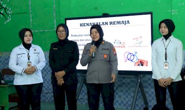 Sambut-Hari-Jadi-ke---78,-Polwan-Polres-Ngawi-Edukasi-Santri-Cegah-Kenakalan-Remaja