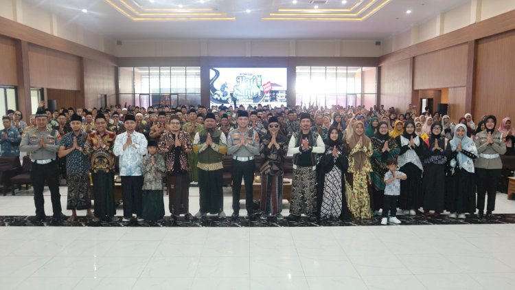 Santri-Gandeng-Satlantas-Polresta-Sidoarjo-Gelar-Motoran-Klasik-Hari-Santri-Nasional