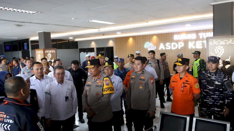 Kapolda Jatim Tinjau Pos Terpadu Pelabuhan Ketapang Pastikan Puncak Nataru Aman Lancar