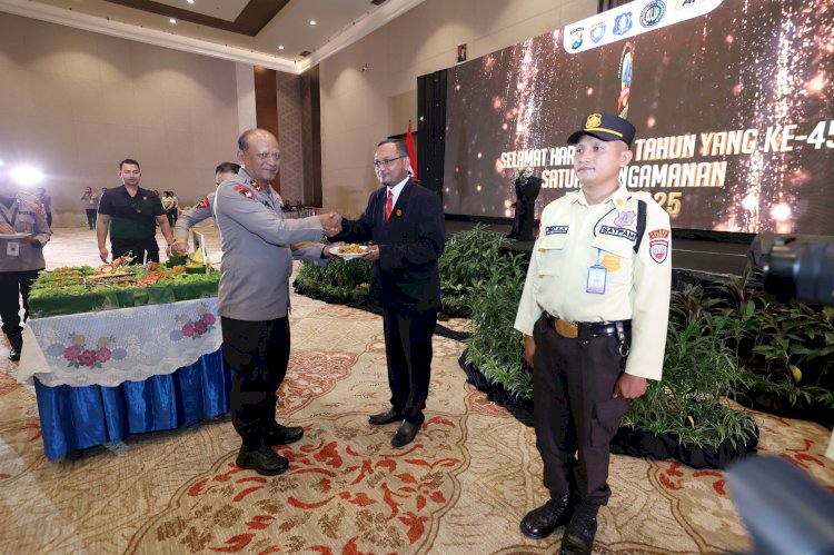 Polda Jatim Peringati HUT Satpam ke-45 Luncurkan Layanan Polisi Penolongku