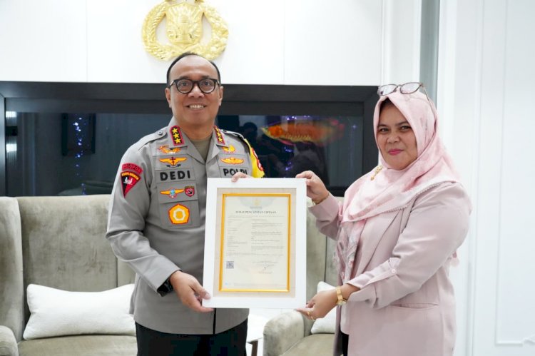 Menulis untuk Masa Depan: 39 dari 40 Buku Wakapolri Komjen Pol. Dedi Prasetyo Resmi Terdaftar HAKI