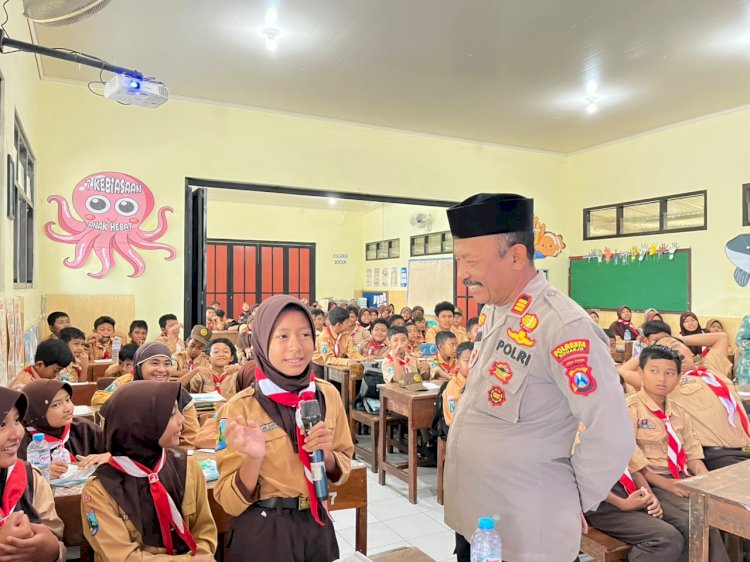Kanit Binmas Polsek Taman Edukasi tentang Bullying dan Bahaya Narkoba di SDN Pertapan Maduretno